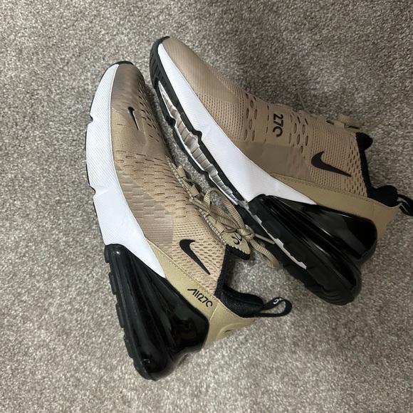 Worn Once nike air max 270 rare color combo mens 7 women's 9 - Picture 3 of 4